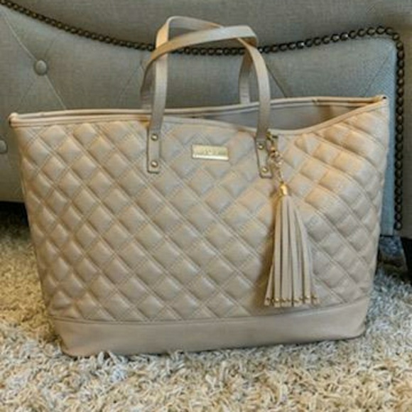 Sale ⬇️$79 | BCBG Paris Tote - Picture 3 of 8